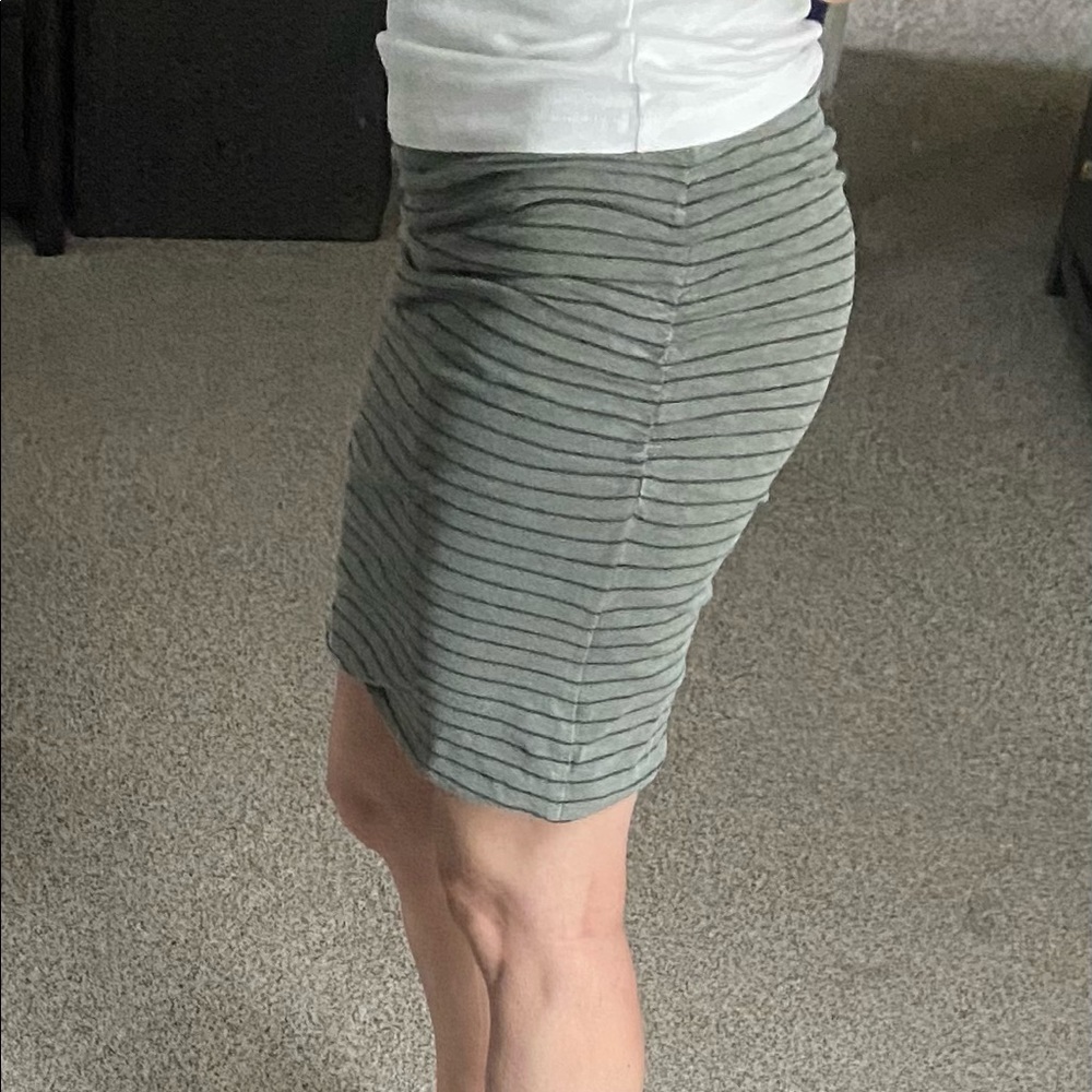 Sundry skirt gray/black stripe size 1
